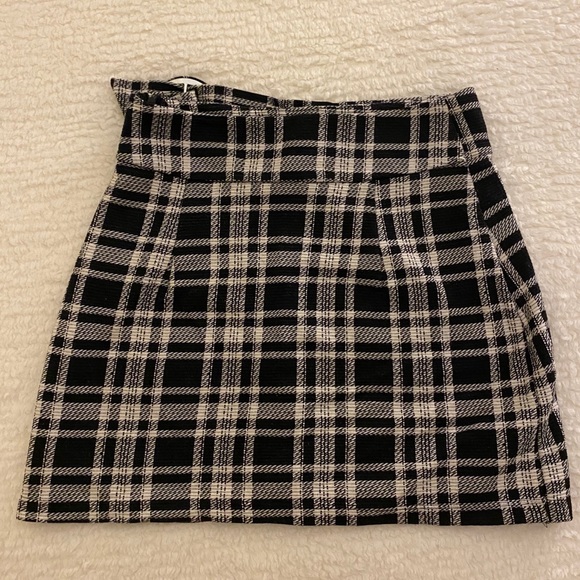 Zara Mini Skirt - Size US M - Picture 2 of 3